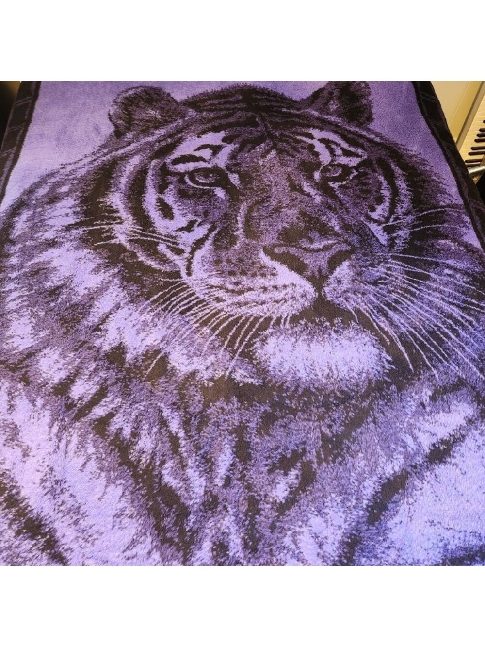 Plush Tiger Purple Black Reversible Blanket Double Size Vintage 1990s man cave - Picture 5 of 7